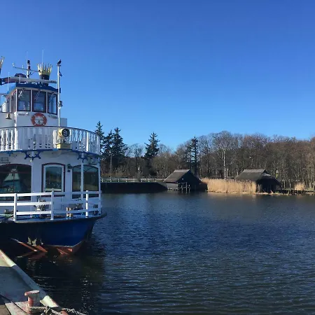 Kleines Haus Am Hafen - Ruhig Und Gruen Am Ortsrand 펜션 *