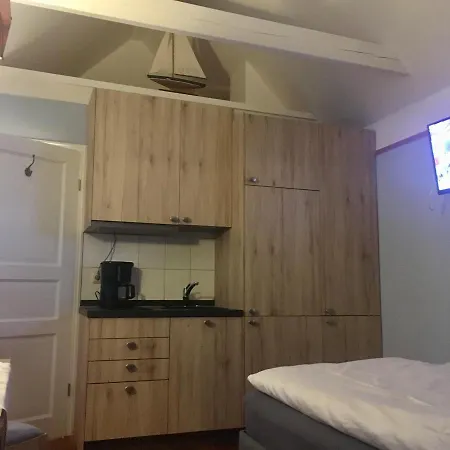 Kleines Haus Am Hafen - Ruhig Und Gruen Am Ortsrand 펜션 *